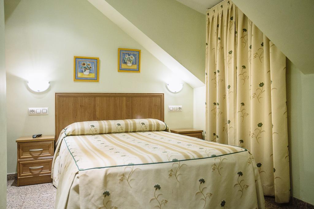 Hospederia Puerta De La Catedral Hotel Ciudad-Rodrigo Стая снимка